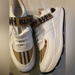 Burberry Ronnie Sneakers / Brand new